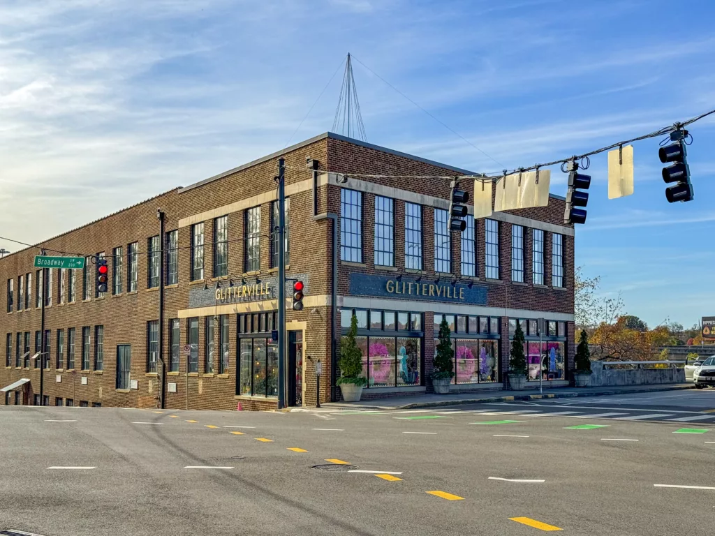 Glitterville Studios Helps the Scruffy City Sparkle New2Knox