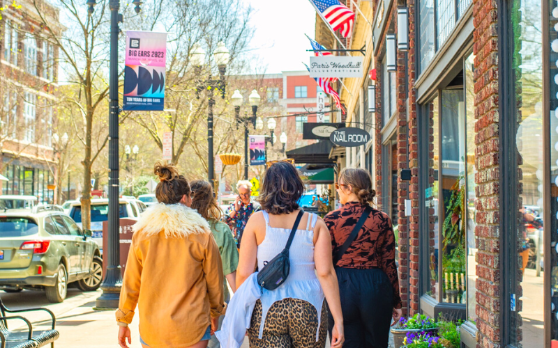 7 Ways to Find Community in Knoxville